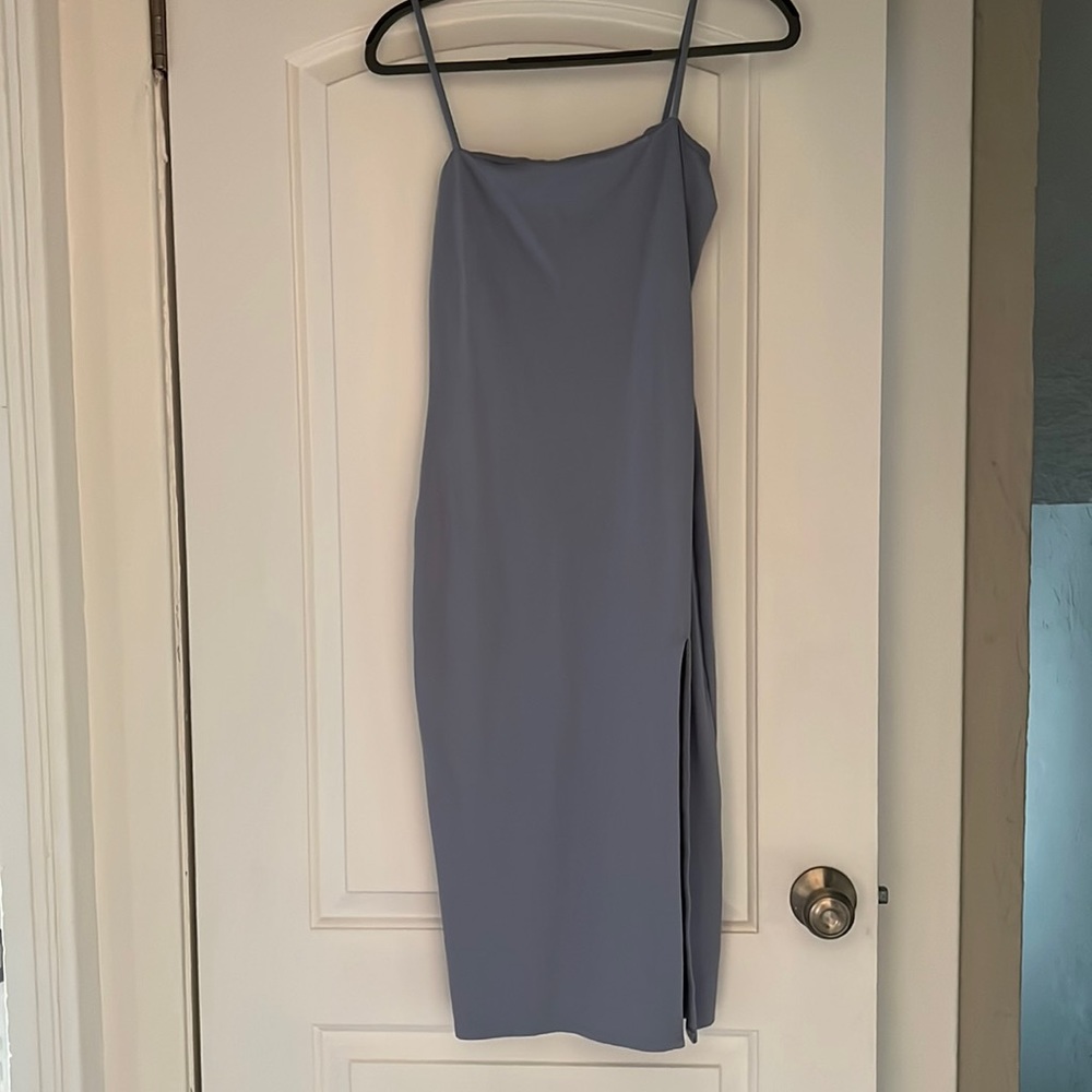 SKYLAR MIDI IN BLUE BELL dress